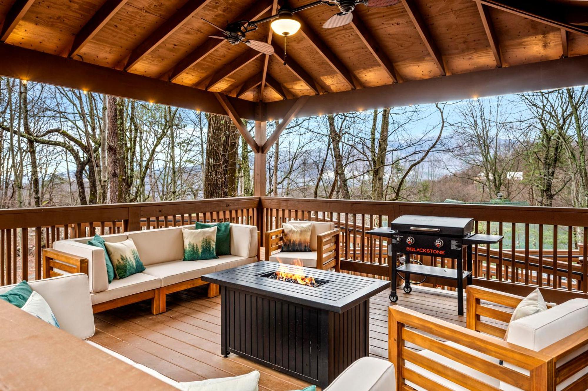1Mile Downtown, Handicap Ramp, Hot Tub, Game Room 개틀린버그 외부 사진