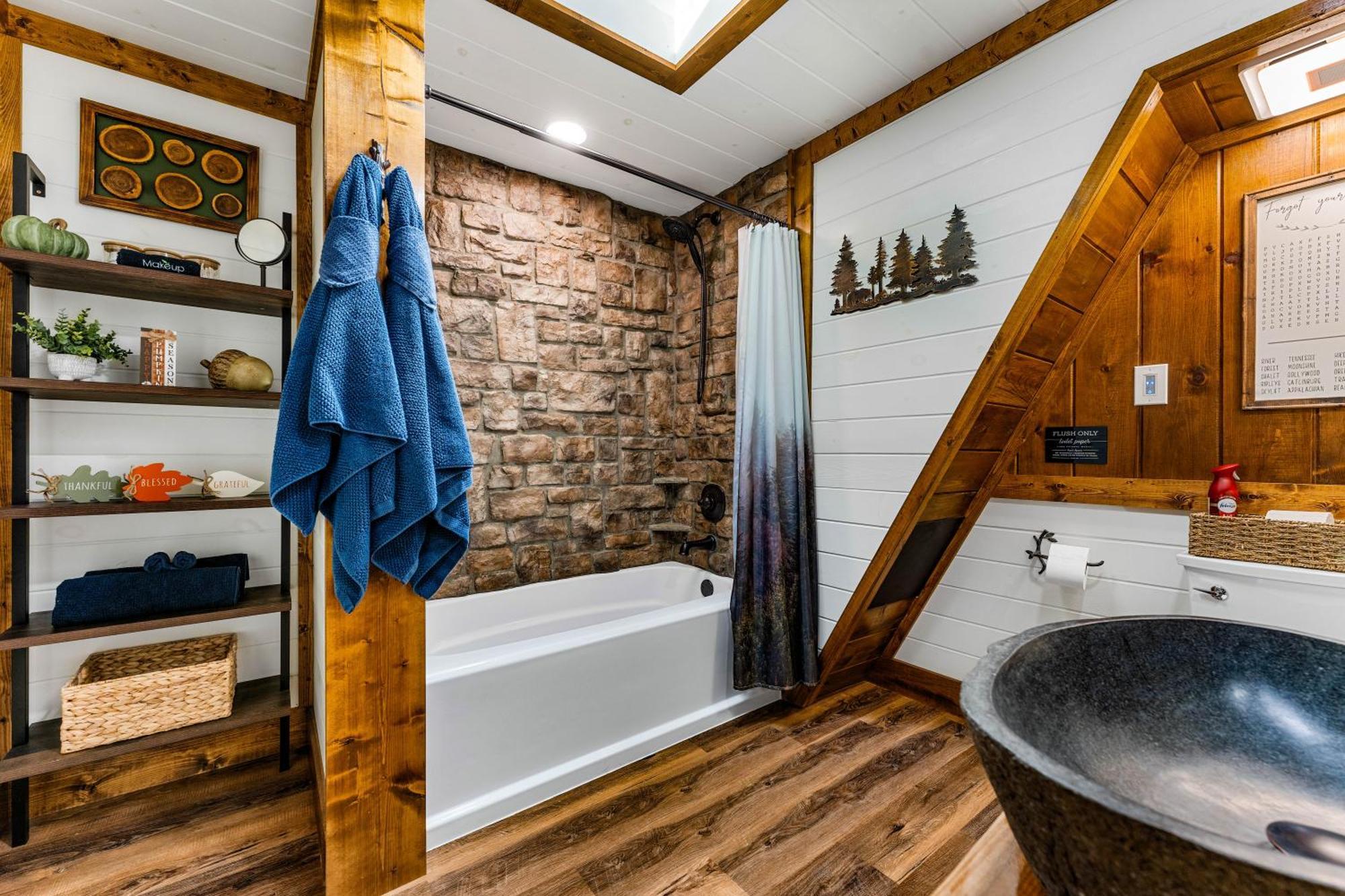 1Mile Downtown, Handicap Ramp, Hot Tub, Game Room 개틀린버그 외부 사진