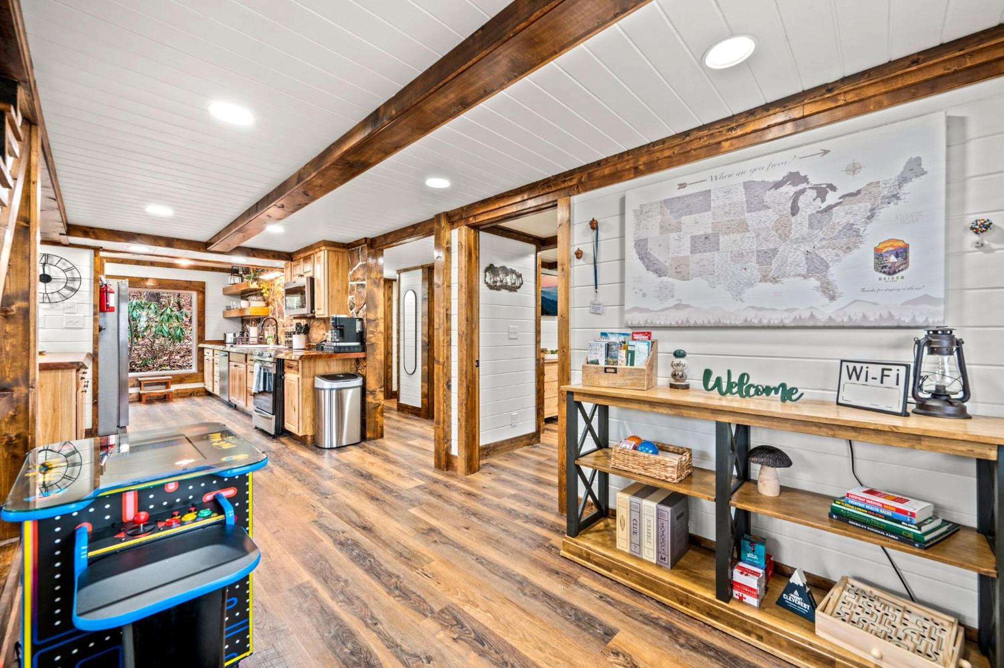 1Mile Downtown, Handicap Ramp, Hot Tub, Game Room 개틀린버그 외부 사진